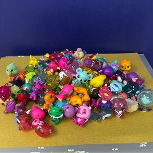 Hatchimals Colleggtibles Lot of 92 Figurine Toys